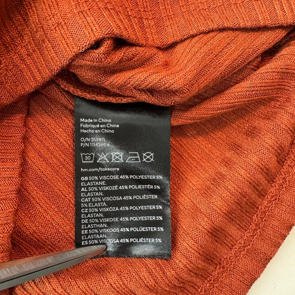 Womens Y2K Crop Top Small Orange Ribbed Fitted Minimalist Festival Cardigan NWT